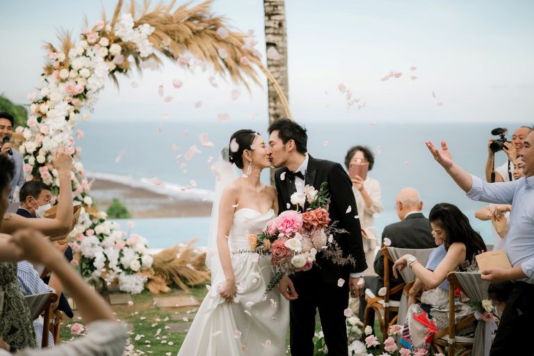 the ungasan bali wedding bali pixtura michelle 17