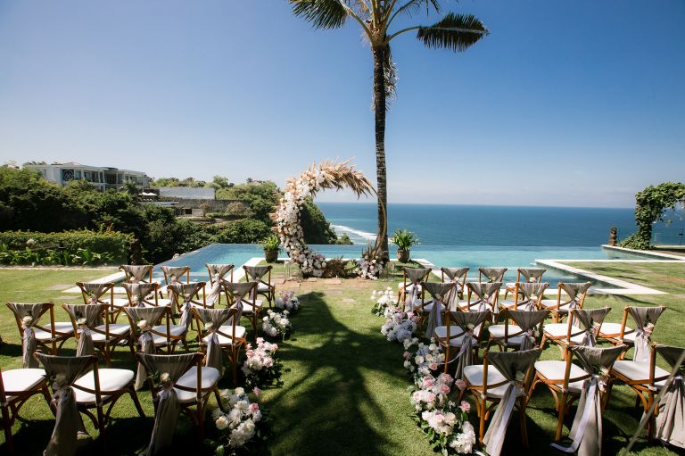 the ungasan bali wedding bali pixtura michelle 3