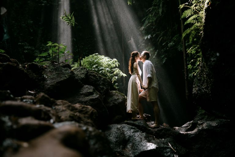 bali prewedding location tukad cepung 2